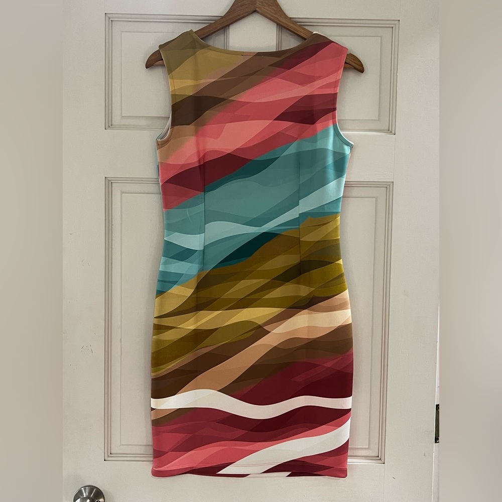 VENUS Colorful Wave Pattern Mini Dress - Picture 3 of 3